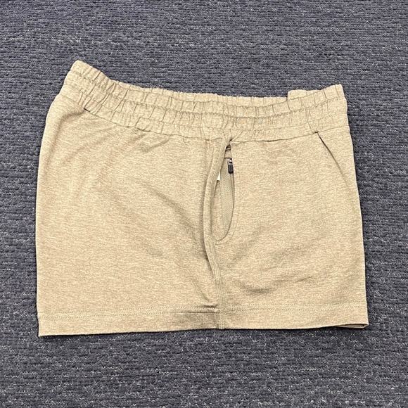 Vuori Performance Shorts Womens Medium Khaki Green Heathered Athletic Drawstring - Picture 7 of 8